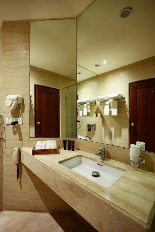 фото Godwin Meerut