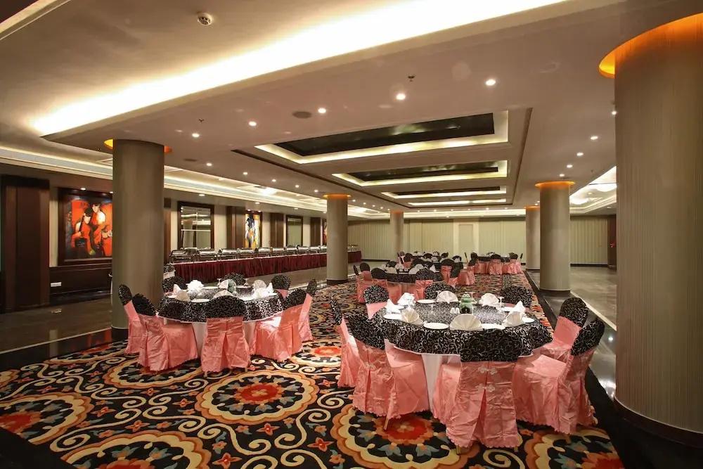 фото Godwin Meerut