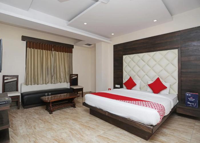 OYO 5183 Hotel Subhadra Residency