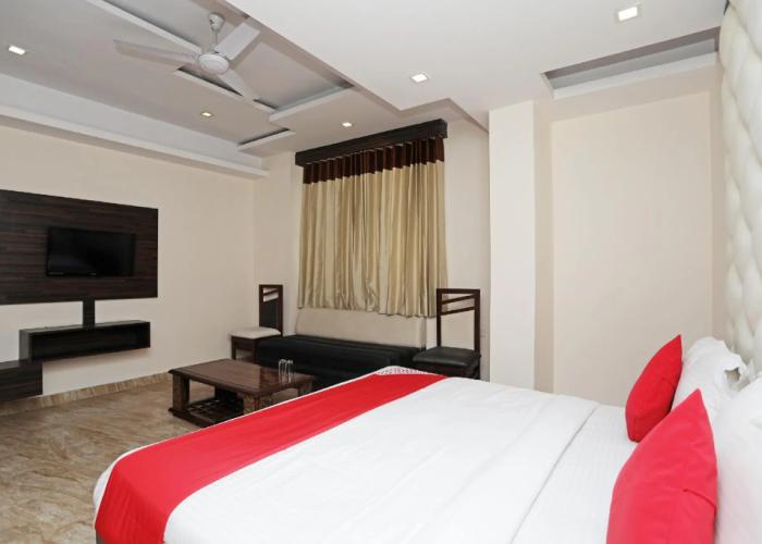 OYO 5183 Hotel Subhadra Residency