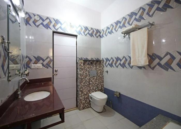 OYO 5183 Hotel Subhadra Residency