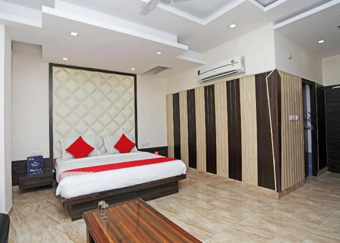 OYO 5183 Hotel Subhadra Residency