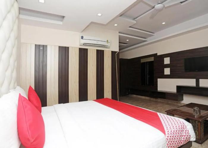 OYO 5183 Hotel Subhadra Residency