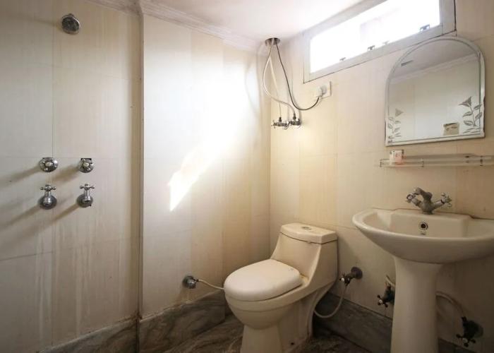 OYO 7147 Hotel Madhur Regency
