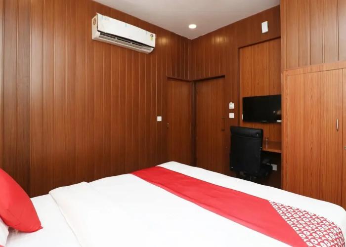 OYO Flagship 23709 Hotel Meerut International