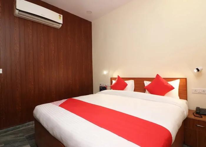 OYO Flagship 23709 Hotel Meerut International