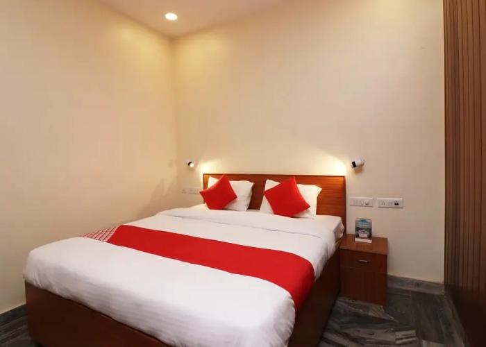 OYO Flagship 23709 Hotel Meerut International