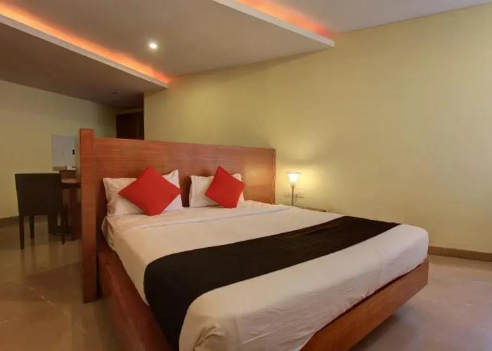 CAPITAL O74359 Hotel Mukut Mahal