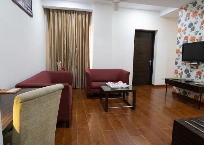 Hotel Hyphen Premier Meerut