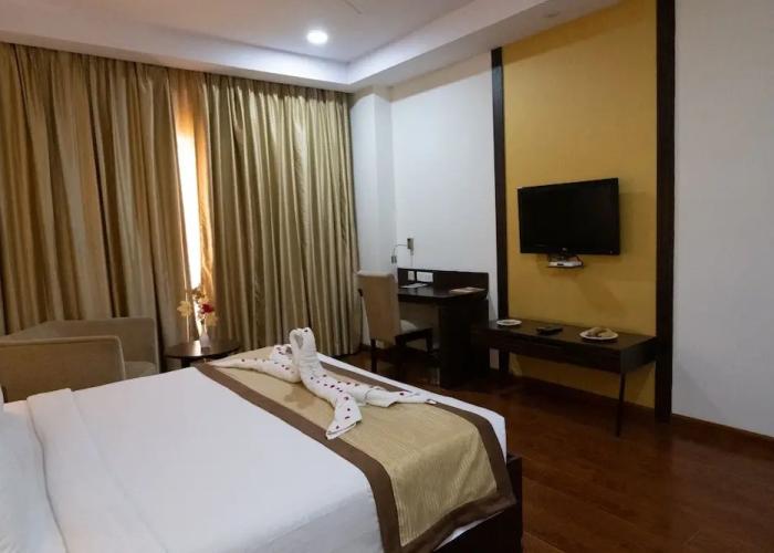 Hotel Hyphen Premier Meerut
