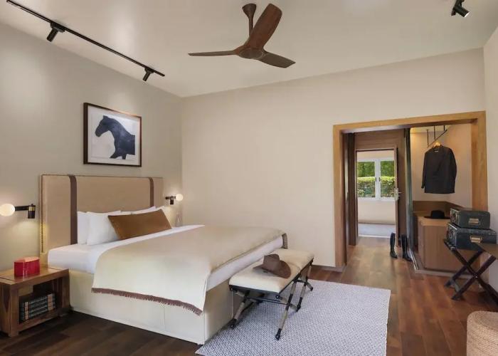 AM Hotel Kollection, Meerut