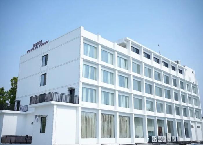 Hotel Makhan Vihar