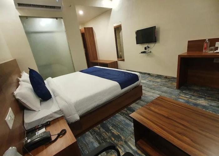 Hotel Makhan Vihar