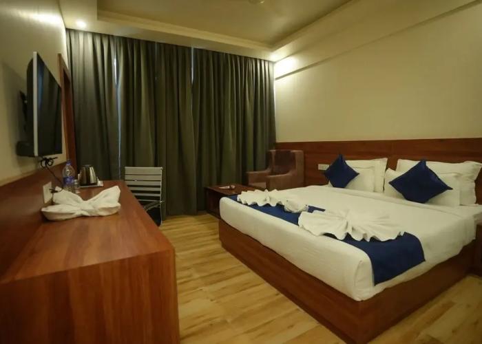 Hotel Makhan Vihar