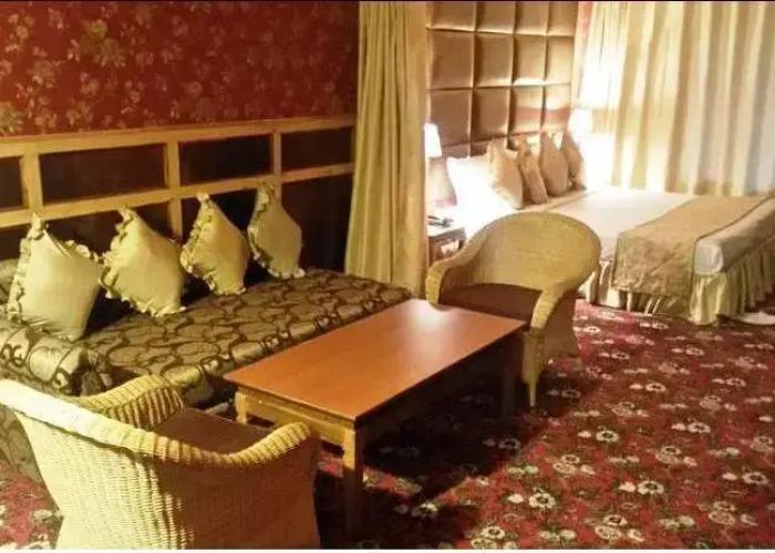 Yarlam Resort