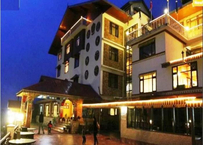 Yarlam Resort