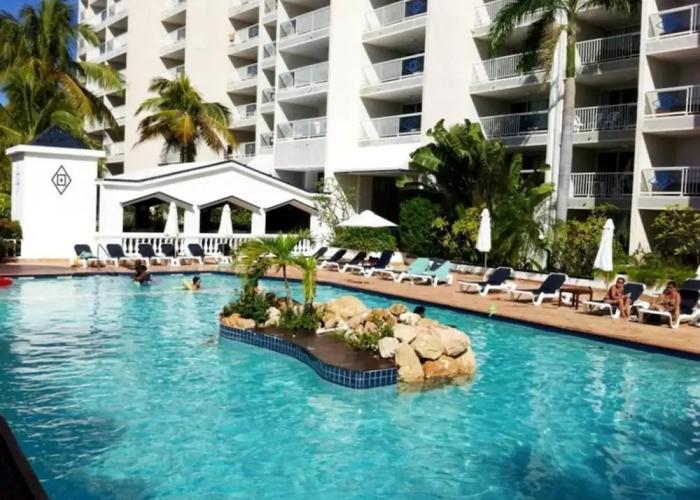 Studio in Lowlands, With Wonderful sea View, Shared Pool, Furnished Balcony