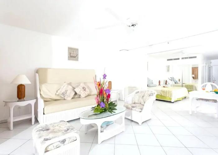 Studio in Lowlands, With Shared Pool, Furnished Balcony and Wifi