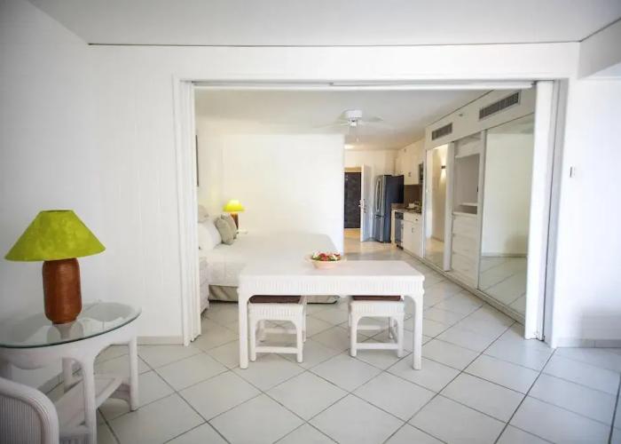Studio in Lowlands, With Shared Pool, Furnished Balcony and Wifi