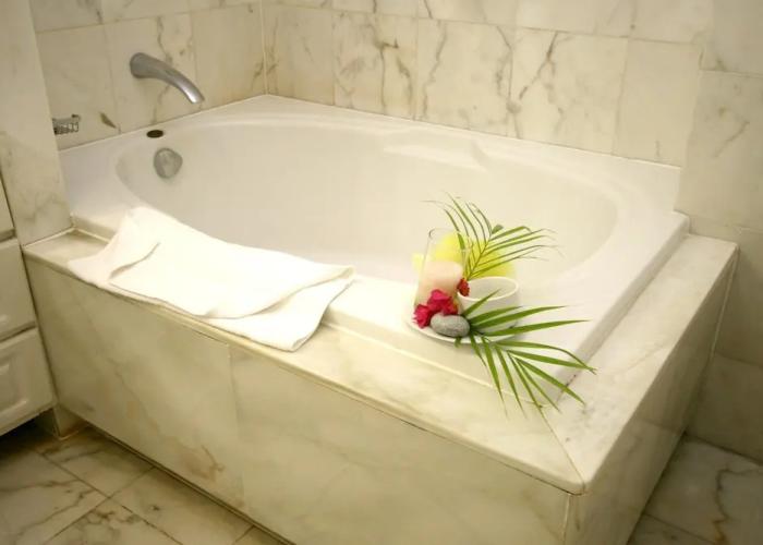 Studio in Lowlands, With Shared Pool, Furnished Balcony and Wifi