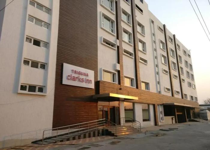 Triguna Clarks Inn