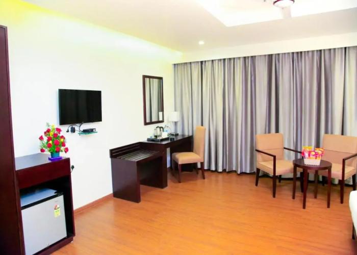 Triguna Clarks Inn