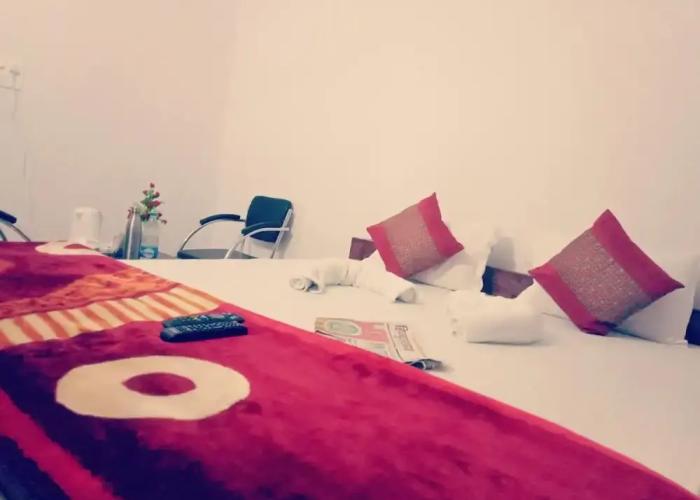 Hotel Anand Lok