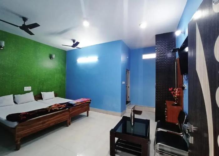 Hotel Anand Lok