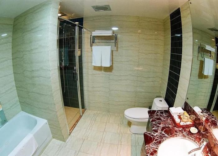 Donglai Hotel