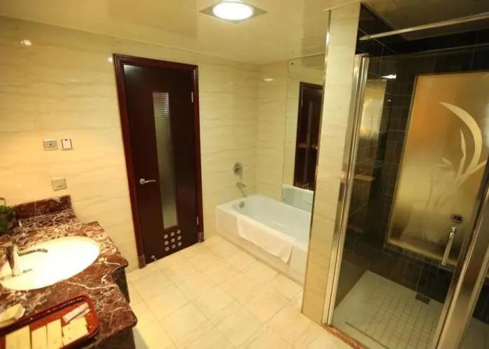 Donglai Hotel