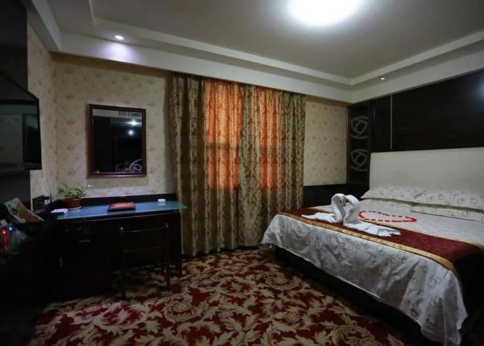 Donglai Hotel