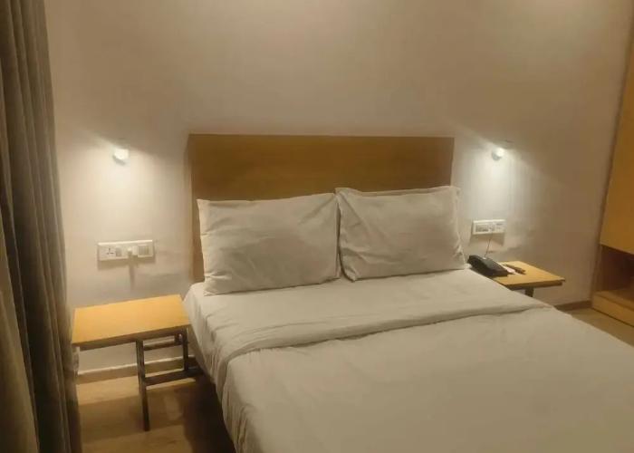 Wishotel Xpress Hotel GK Inn