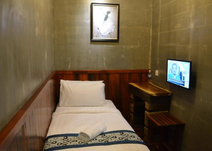 Anggun Hotel