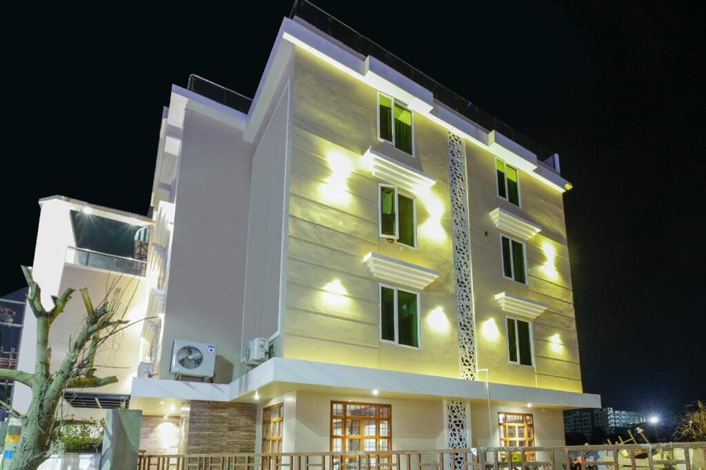 OYO Flagship 48845 Laxmi Residency