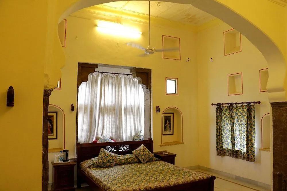 фото Dev Niwas