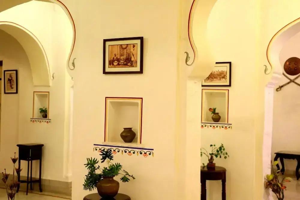 фото Dev Niwas