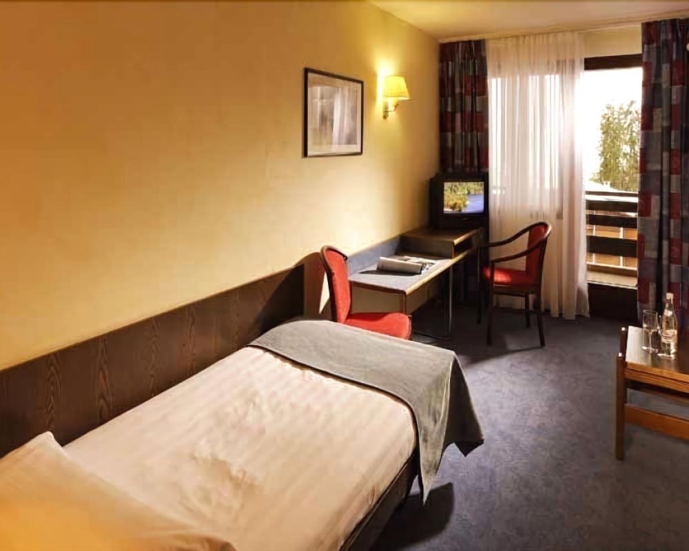 Victoria Hotel & Residence