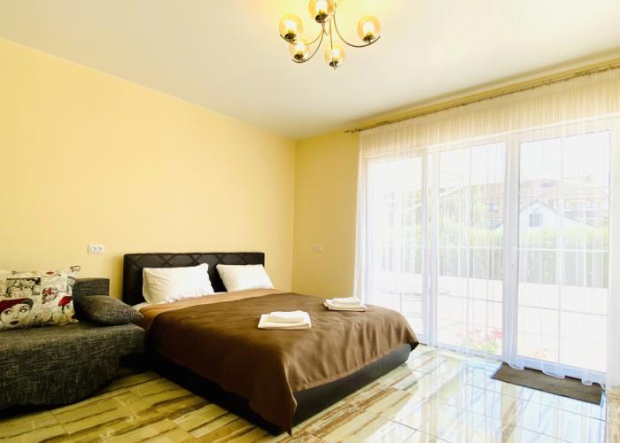 ApartMari Villa Leo Guest House