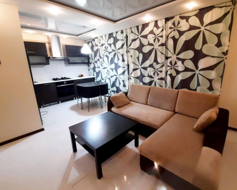 Na Stroyotryadovskoy Flat