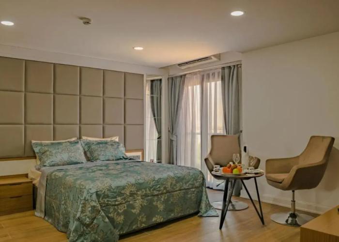 Novel Centre Point Hotel