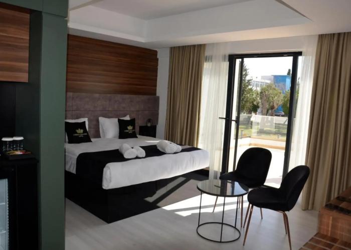 Crown Salamis Hotel