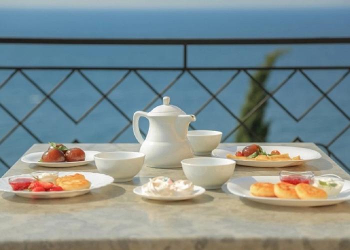 Arzy Guest House