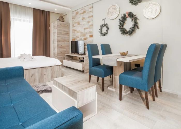 Sky Cabin Apartments