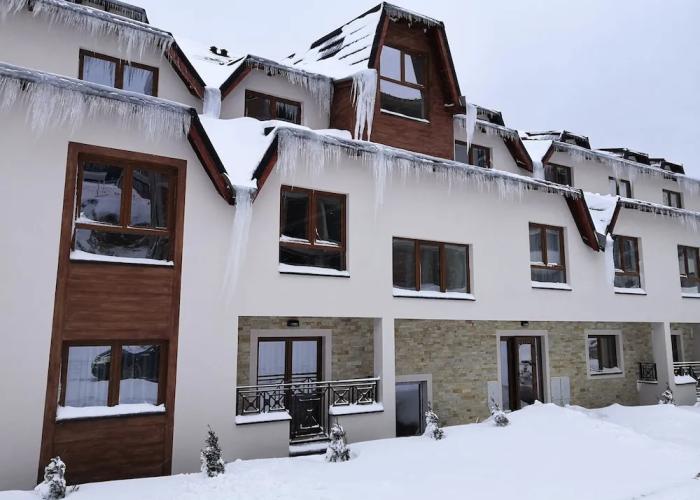 Sky Cabin Apartments