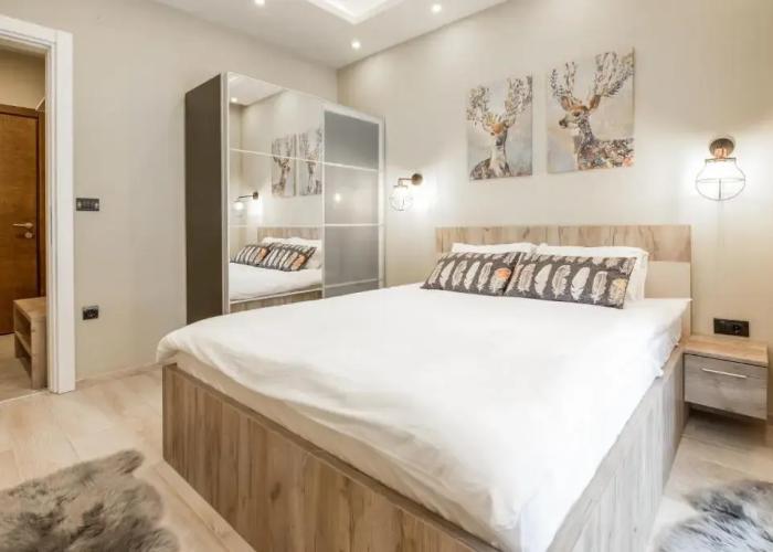 Sky Cabin Apartments