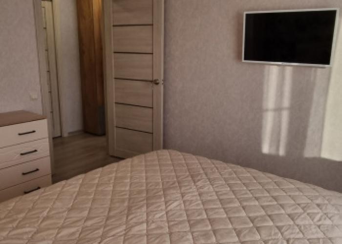 Na ulitse 60 let Oktyabrya 5 Apartments
