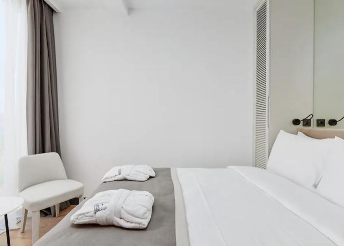 Bayview Hills Luxury Residences