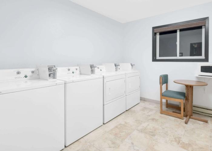 Super 8 by Wyndham Huron