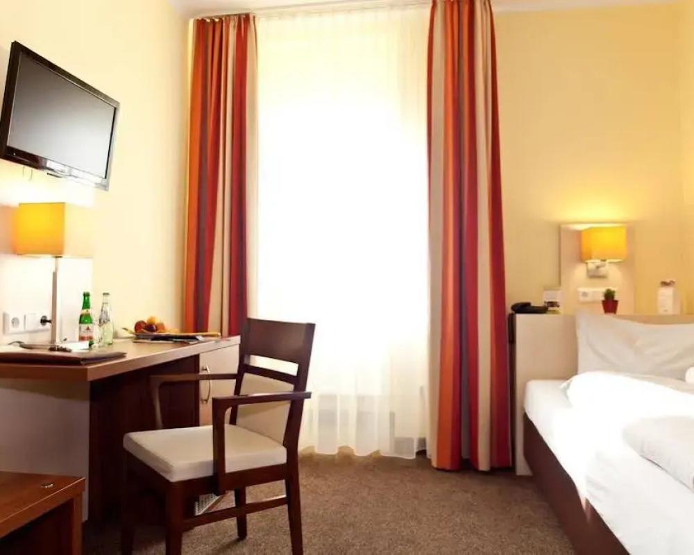 фото Hotel Strauss