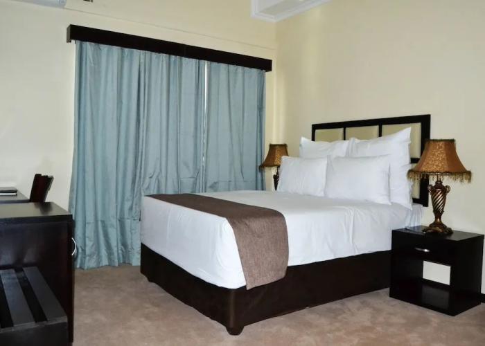 Thakadu Hotel, Casino & Conference Centre
